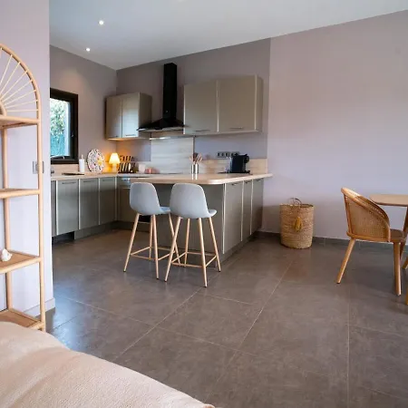 A Luci D'oru, 10 Personnes, 5 Suites, Piscine *