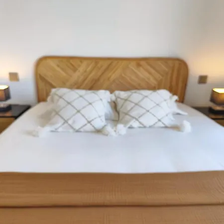 A Luci D'oru, 10 Personnes, 5 Suites, Piscine Lecci