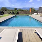 A Luci D'oru, 10 Personnes, 5 Suites, Piscine