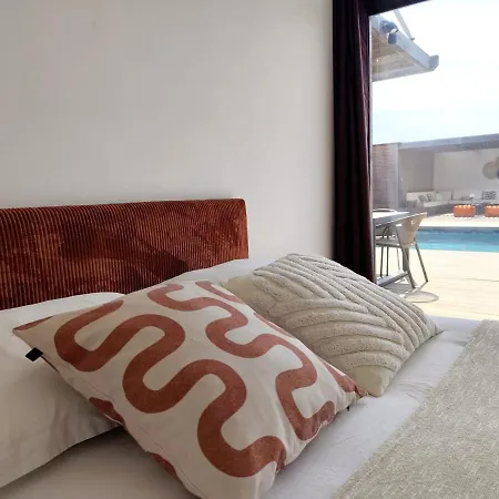 A Luci D'oru, 10 Personnes, 5 Suites, Piscine