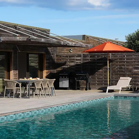 Vila A Luci D'oru, 10 Personnes, 5 Suites, Piscine