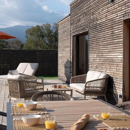 A Luci D'oru, 10 Personnes, 5 Suites, Piscine Lecci
