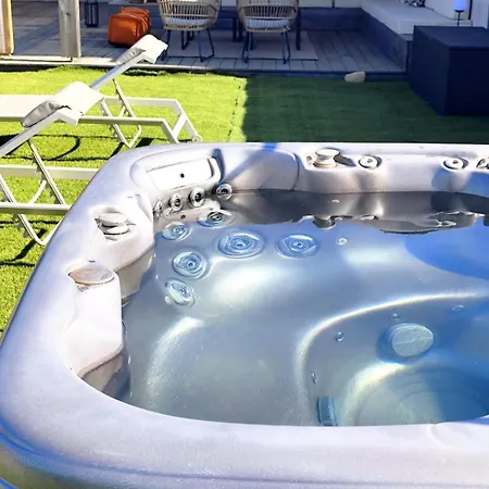 Vila A Luci D'oru, 10 Personnes, 5 Suites, Piscine Lecci