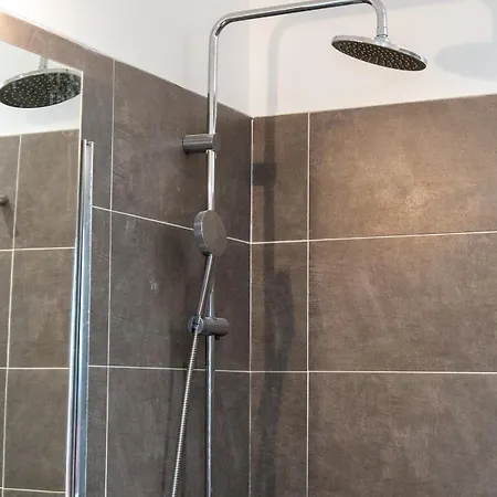 A Luci D'oru, 10 Personnes, 5 Suites, Piscine Lecci