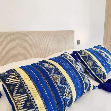 Vila A Luci D'oru, 10 Personnes, 5 Suites, Piscine Lecci
