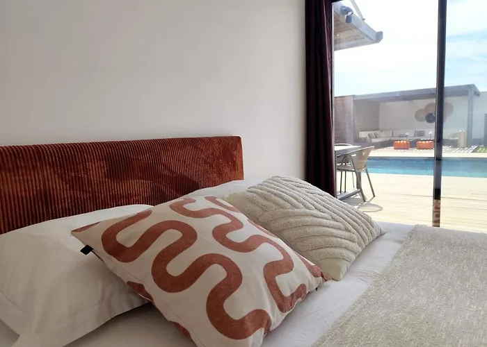 A Luci D'oru, 10 Personnes, 5 Suites, Piscine