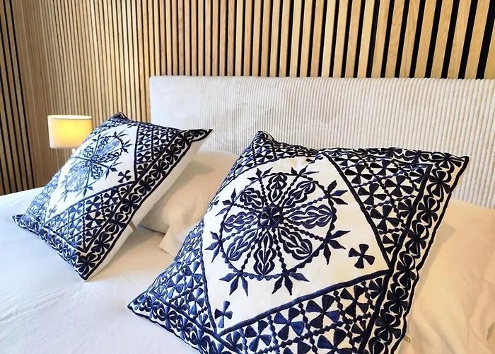 A Luci D'oru, 10 Personnes, 5 Suites, Piscine * Lecci