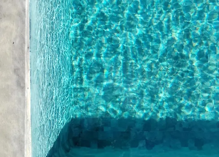 A Luci D'oru, 10 Personnes, 5 Suites, Piscine Lecci