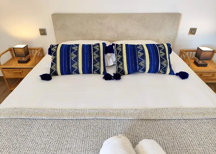 A Luci D'oru, 10 Personnes, 5 Suites, Piscine * Lecci